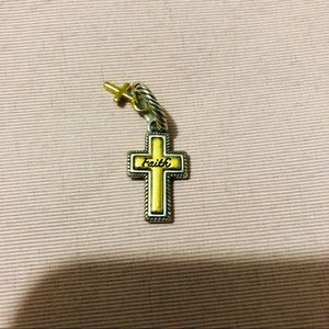 ✨Brighton✨ Cross charm